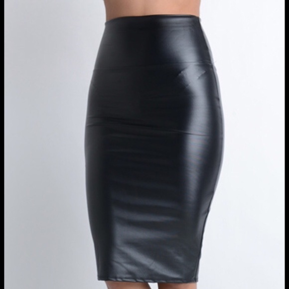 ❌SOLD❌❤️ Tori Pencil Skirt - Picture 2 of 2