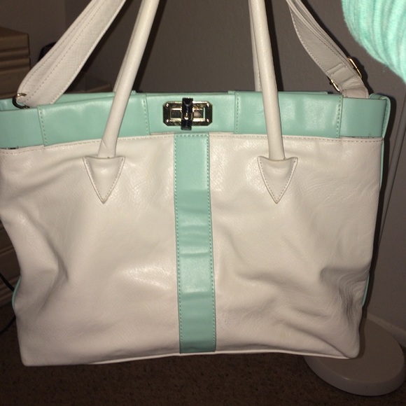Lightly used, shoulder bag.