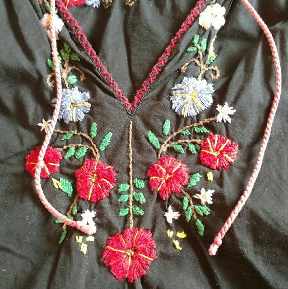 Black Top with Floral Stitching - Picture 2 of 4
