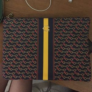 C WONDER CLUTCH Brand new condition💯 Authentic