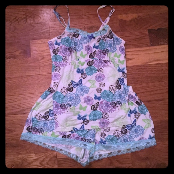 Butterfly/Flower Print Pajamas Sz L