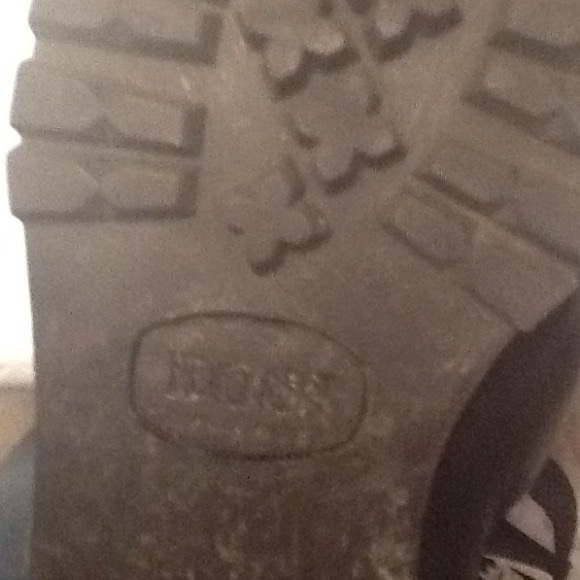 ⚡️⚡️ Must go make an offer!⚡️⚡️⚡️⚡️Hugo Boss boots - Picture 3 of 4