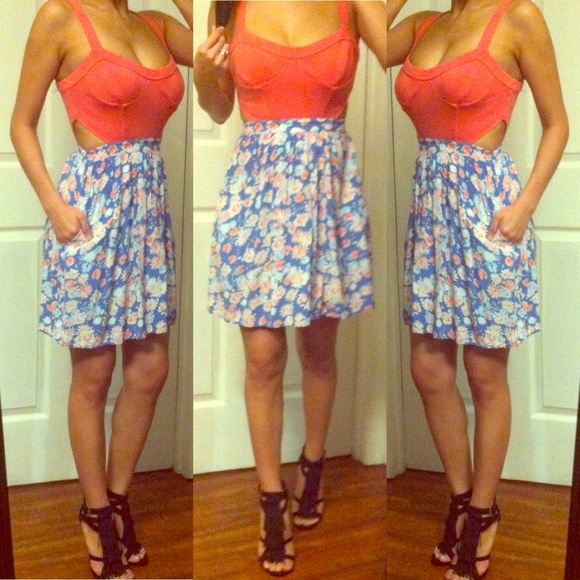 Volcom Dresses & Skirts - Floral Volcom Dress