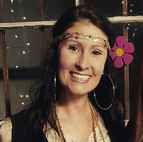 Meet your Posher, Jen! - Picture 2 of 2