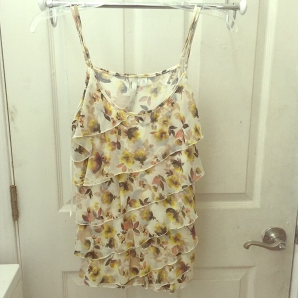 ClosetClosing in24hrs! LaurenConrad Ruffle TankTop - Picture 3 of 3