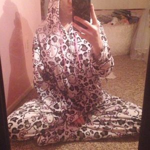 Hello Kitty Onesie Pajamas😻