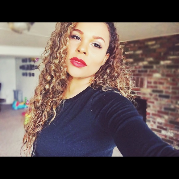 Meet your Posher, Kiana - Picture 1 of 1