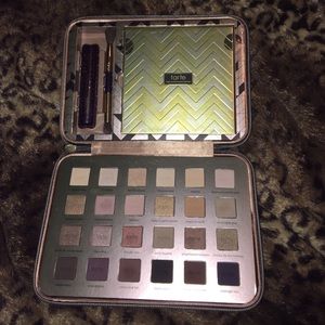 Tarte makeup palette/kit