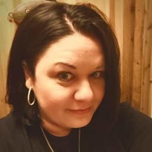 Meet your Posher, Deedee