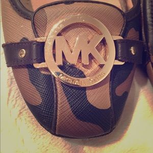 Michael Kors Camo Flats Sz 8