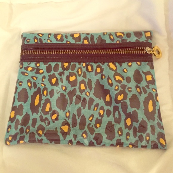 Mudd cosmetic case