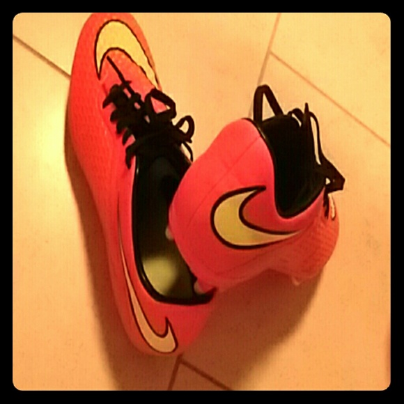 Soccer cleats
