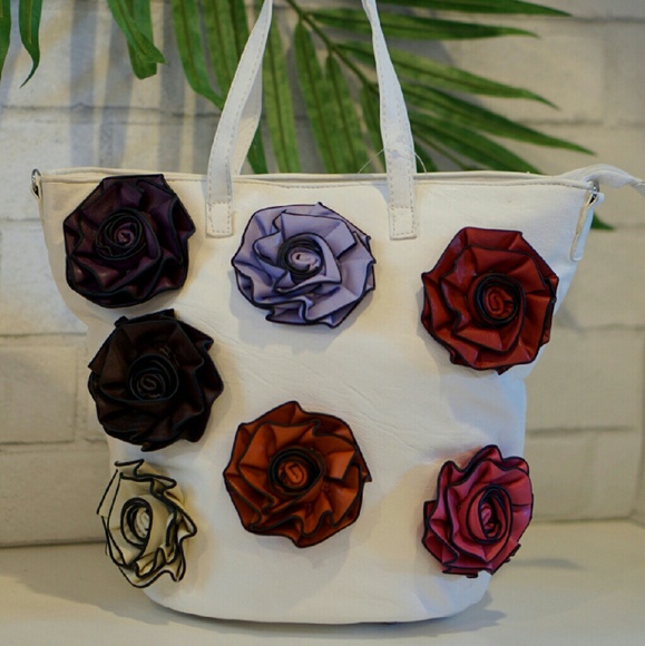 White Floral Spring Tote - Picture 1 of 3