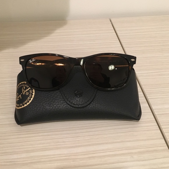 Ray Ban Wayfarer sunglasses!