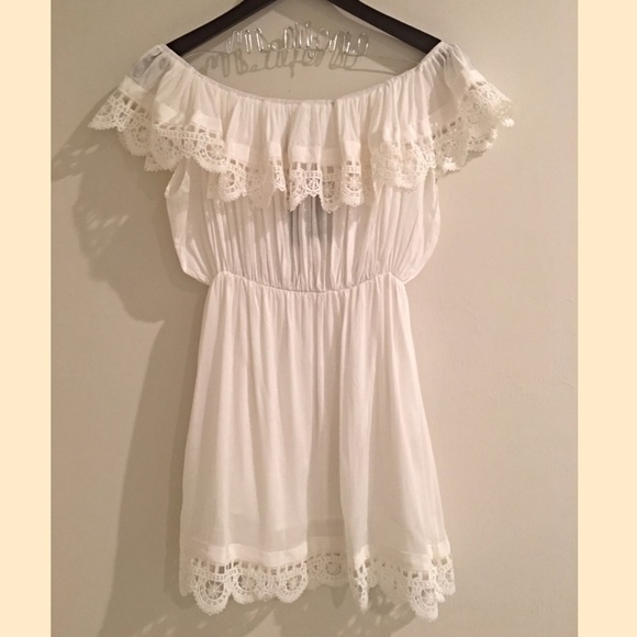 LAST ONE 🆑 HP White Strapless Lace Mini Dress - Picture 2 of 2