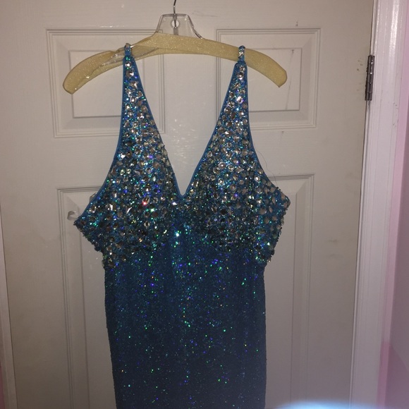 Prom dress - Picture 1 of 9