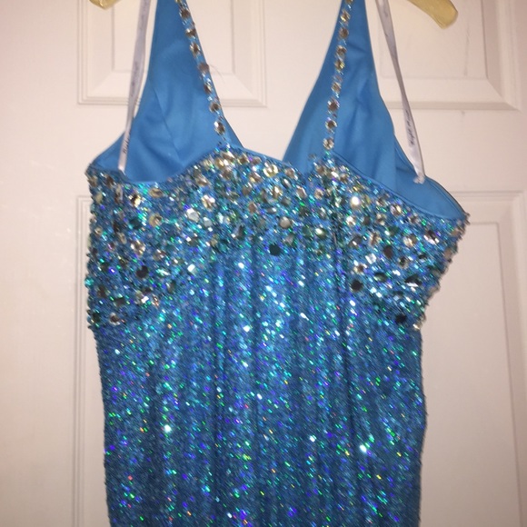 Prom dress - Picture 2 of 9