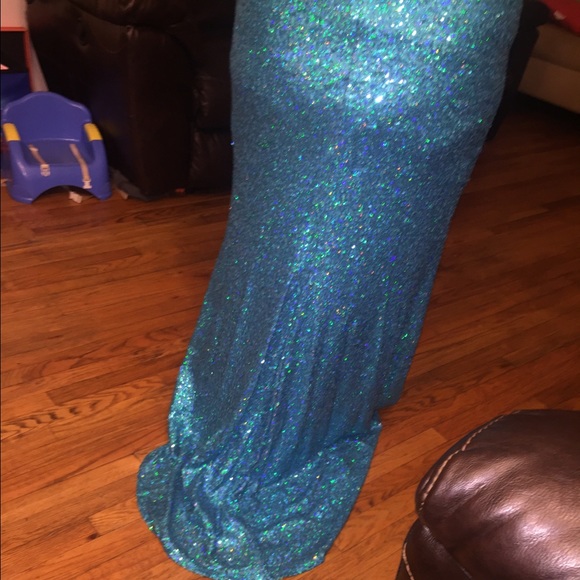 Prom dress - Picture 3 of 9