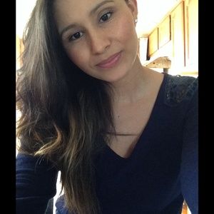 Meet your Posher, Adela