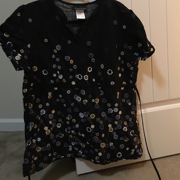 Cherokee scrub top Size Large