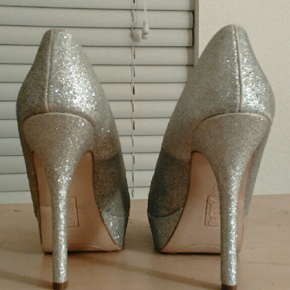 Heels - Picture 4 of 4