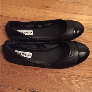 Steve Madden Black Flats