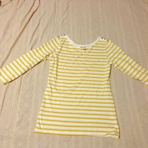 Quarter sleeve shirt