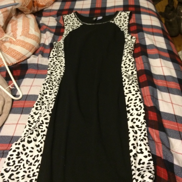 Dress - Picture 1 of 2