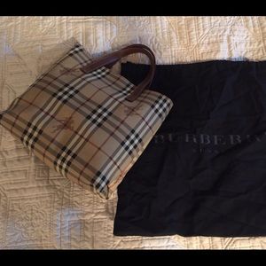 Burberry classic tote handbag 100% Authenic