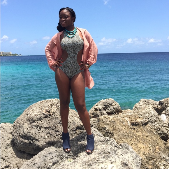 Semi sheer hooded dusty pink cover up