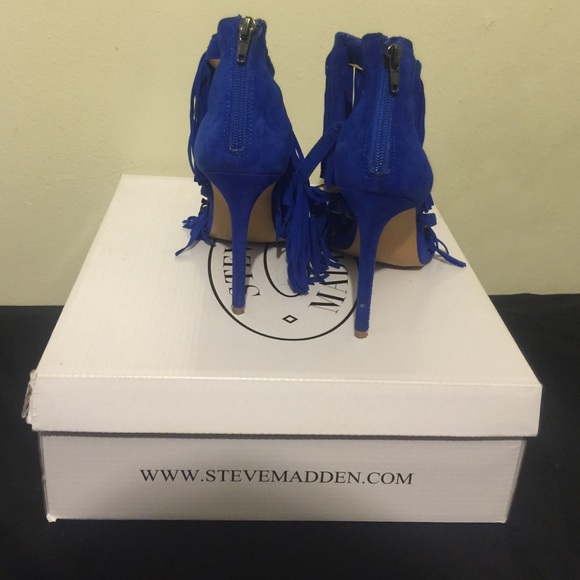 Steve Madden "Fringely" - Picture 2 of 3