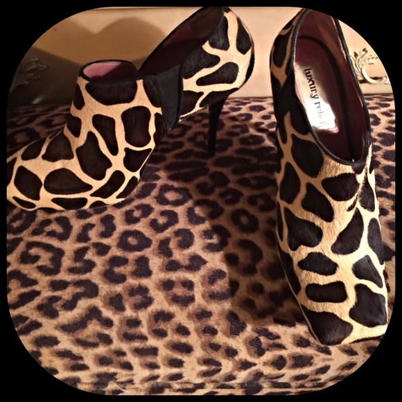 Unique European calf hair platform booties - Picture 3 of 4