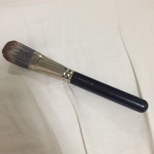 MAC 189 Brush - Rare and Discontinued!