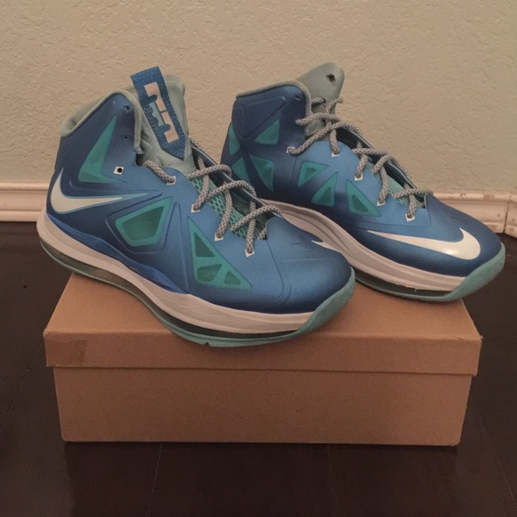 Lebron 10 blue diamond. Size 5y/5 mens.