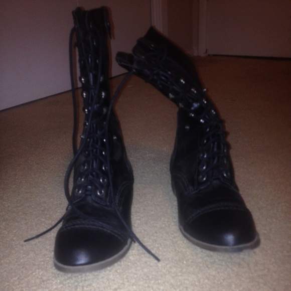 Combat boots