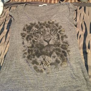 Grey graphic t shirt