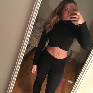 Long sleeve crop top