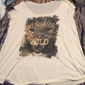 T shirt with jewels.