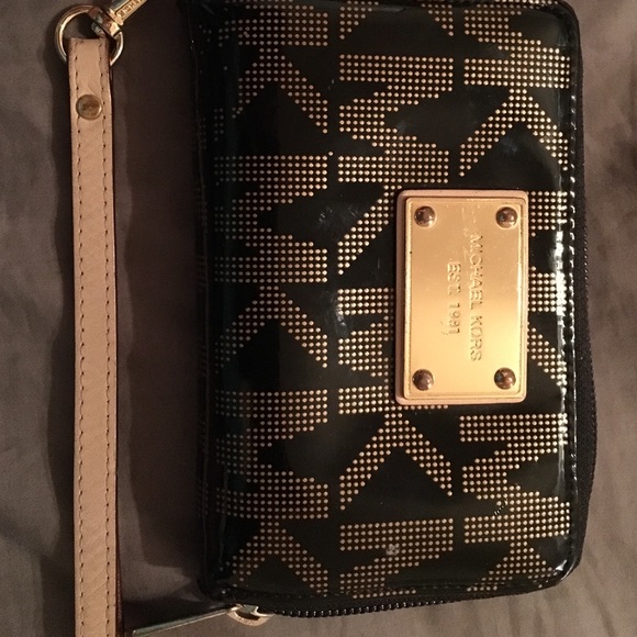 Michael kors wristlet or wallet