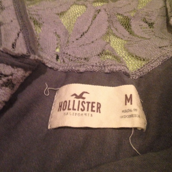 ☀️HOLLISTER tank with bow! - Picture 2 of 4