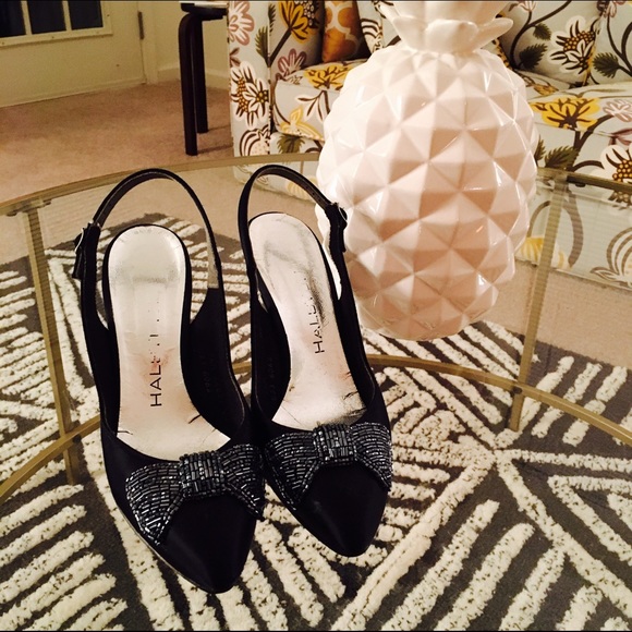 Vintage Halston Heritage kitten pumps