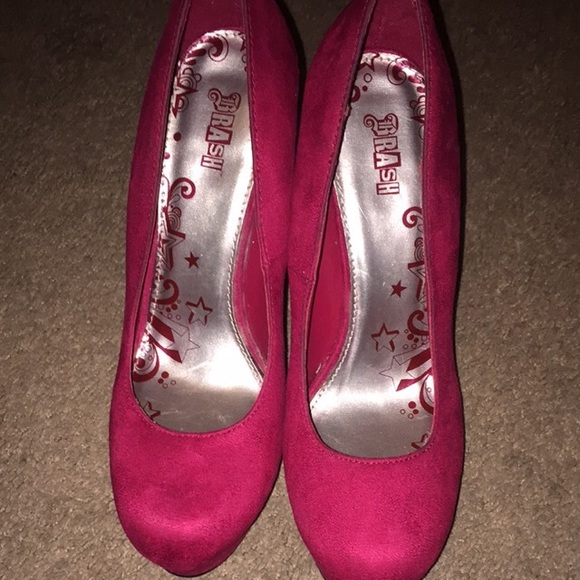 Fabulous Raspberry pumps with platform! - Picture 2 of 3