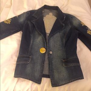 Beautiful embroidery jeans jacket