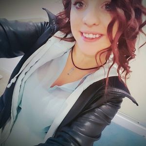 Meet your Posher, Eleni