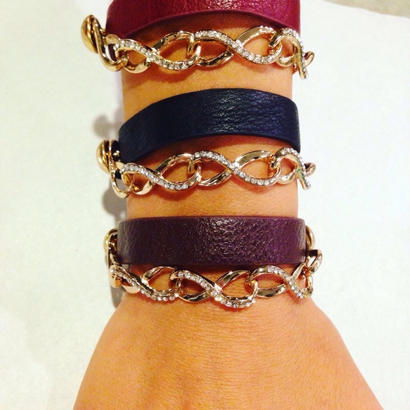 Trendy leather infinity bracelet