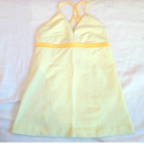 Adorable yellow Lululemon tank!