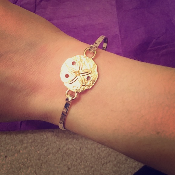 Sand dollar bracelet