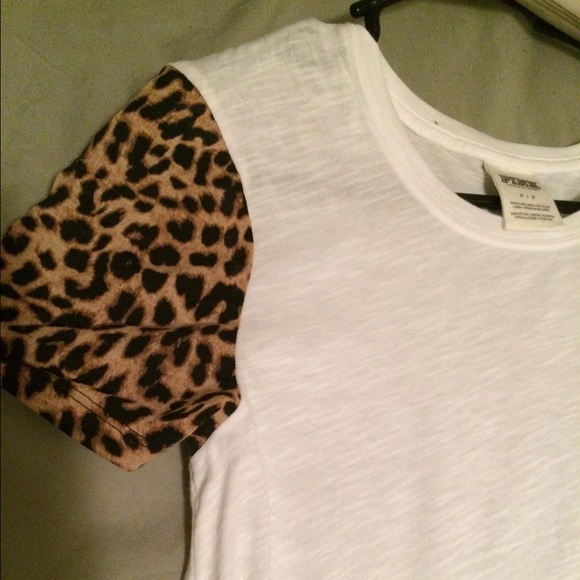 Victoria Secret Tee Small - Picture 1 of 4