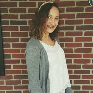 Meet your Posher, Alexis