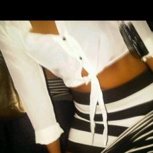 Fun cropped blouse with tie front. Size 2 H&M